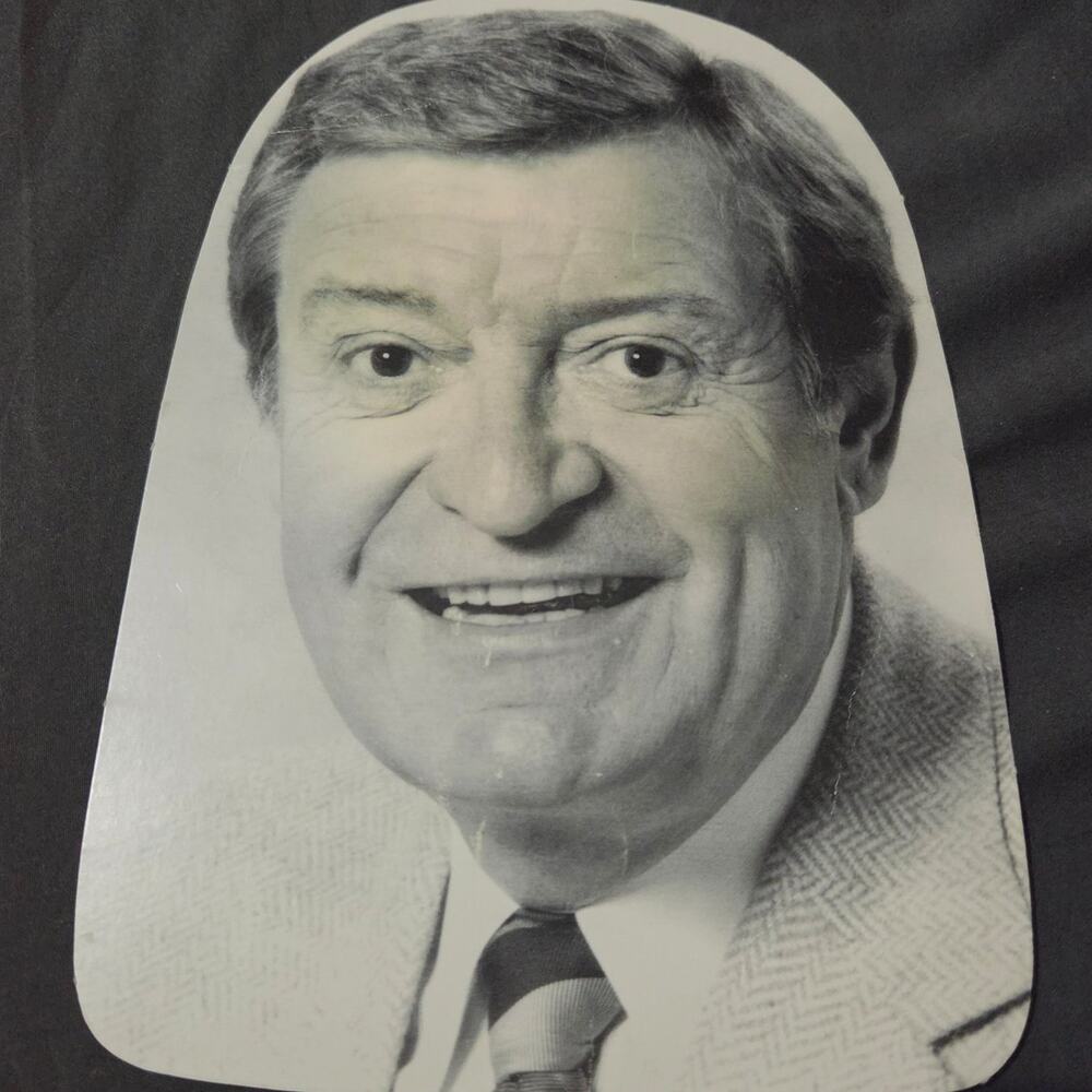 Vtg Chick Hearn Collectible Fan Los Angeles Lakers NBA